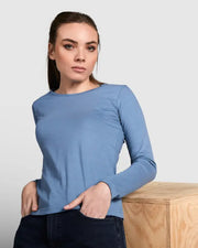 Camiseta semientallada, de manga larga y cuello acabado con ribete fino Vetonek