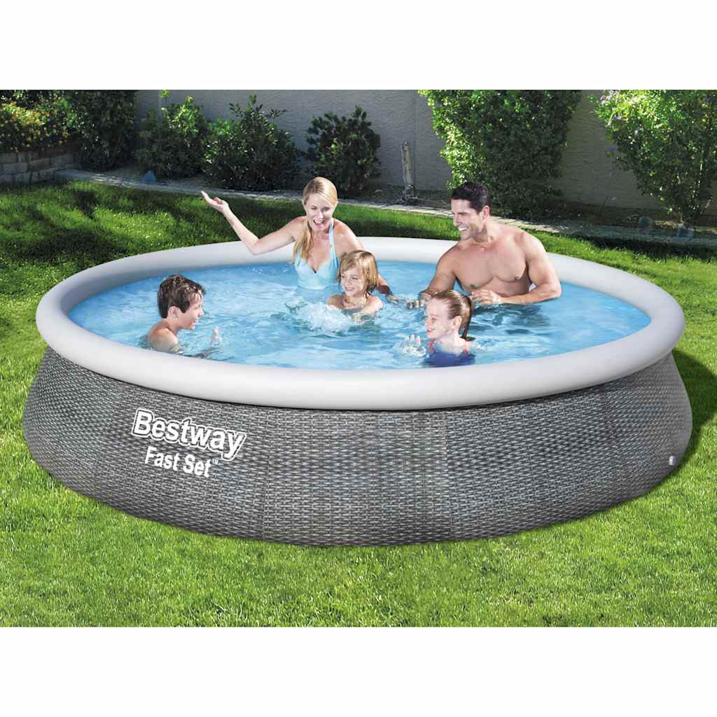 Juego de piscina inflable Fast Set de 396x84 cm ideal para disfrutar en el jardín o patio.