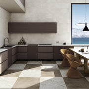 Ambiente cocina con revestimiento efecto cemento Como Arena - Vetonek