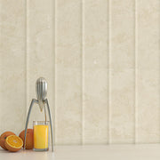 Ambiente cocina con revestimiento efecto piedra Bassano Natural Relieve - Vetonek