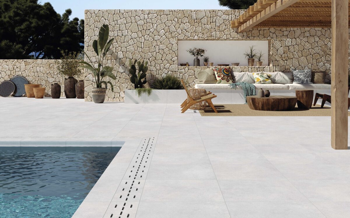Narbonne Blanco 60x60 20 mm en exterior