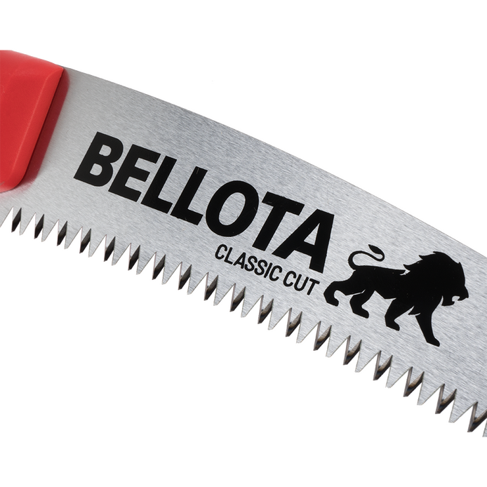 Detalle de la hoja curva con dentado japonés del serrucho Bellota 450BIMC