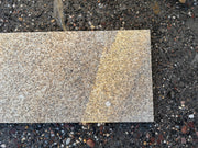 Losas de granito para jardín, ideales para crear caminos y decorar espacios exteriores.
