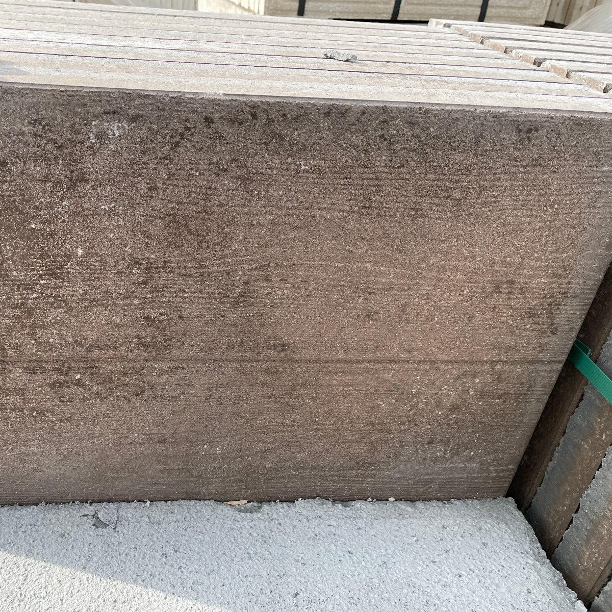 Losa de hormigón imitación traviesa de madera ideal para jardinería y paisajismo