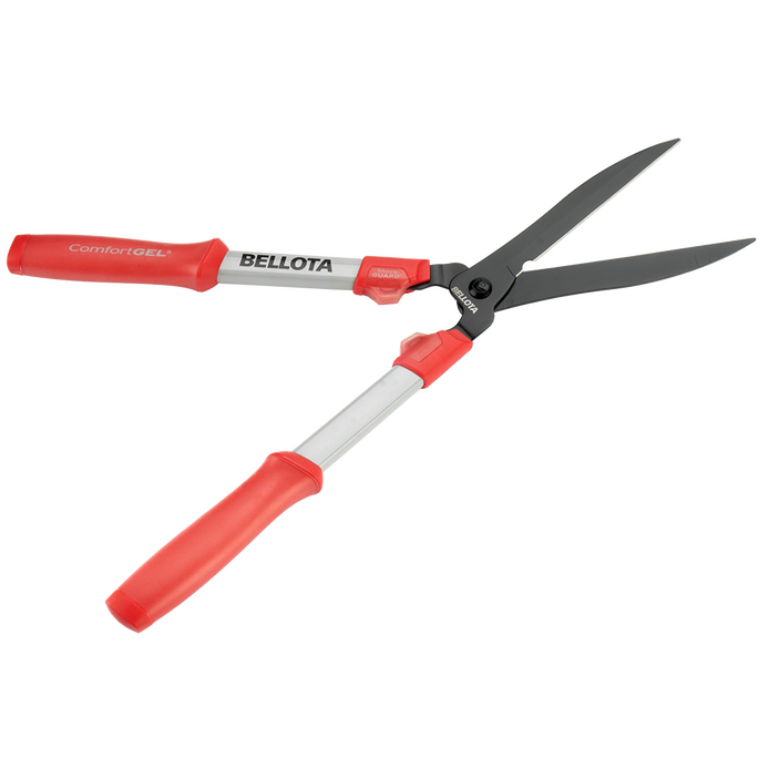 Detalle de las hojas antiadherentes del cortasetos Bellota 3470R