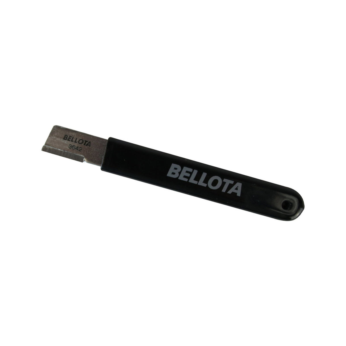 Afilador Bellota 3642 afilando una tijera de podar
