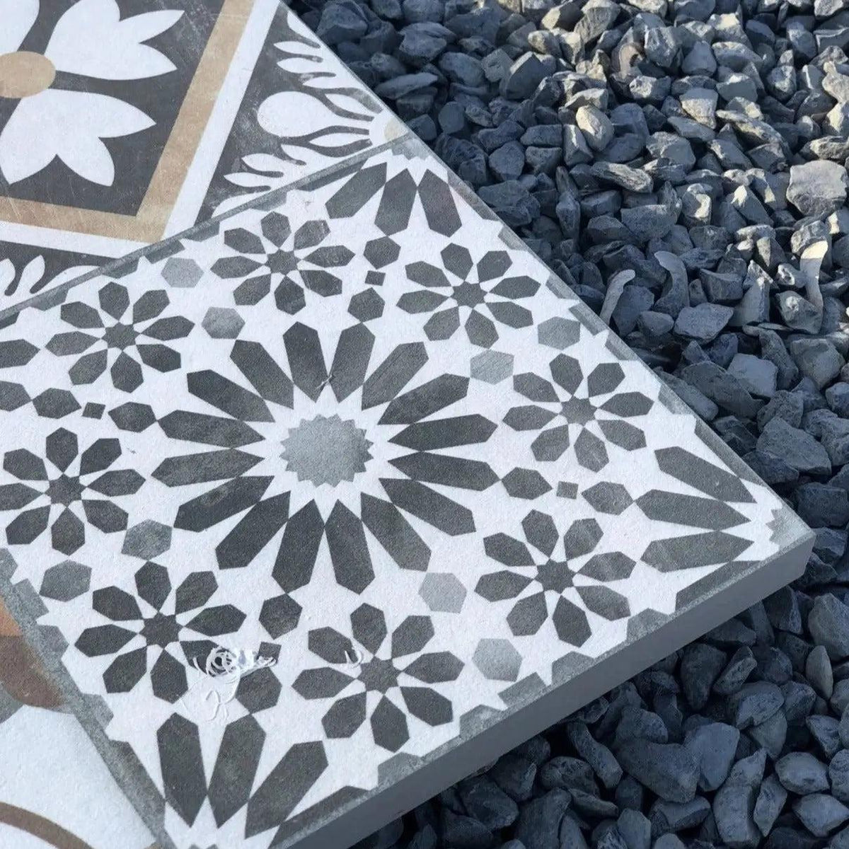 Détail de dalle Vetonek Mosaïque en grès cérame