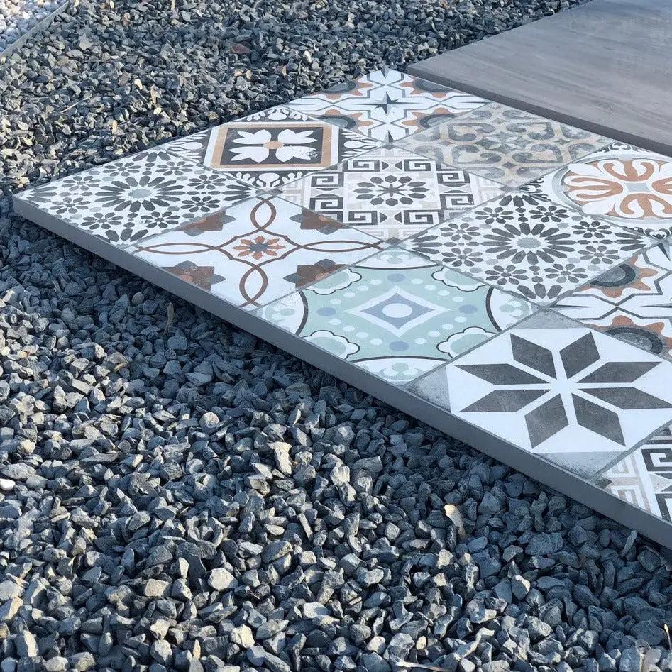 Dalle Vetonek Mosaïque sur gravier noir