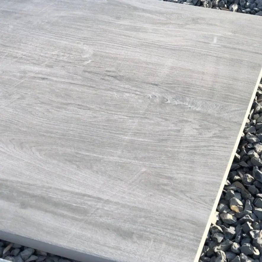 Dalle de jardin en bois blanc - Vetonek