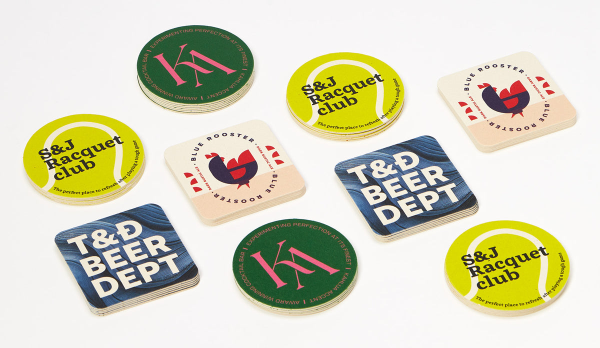 Posavasos de cartón personalizados redondos y cuadrados con logo
