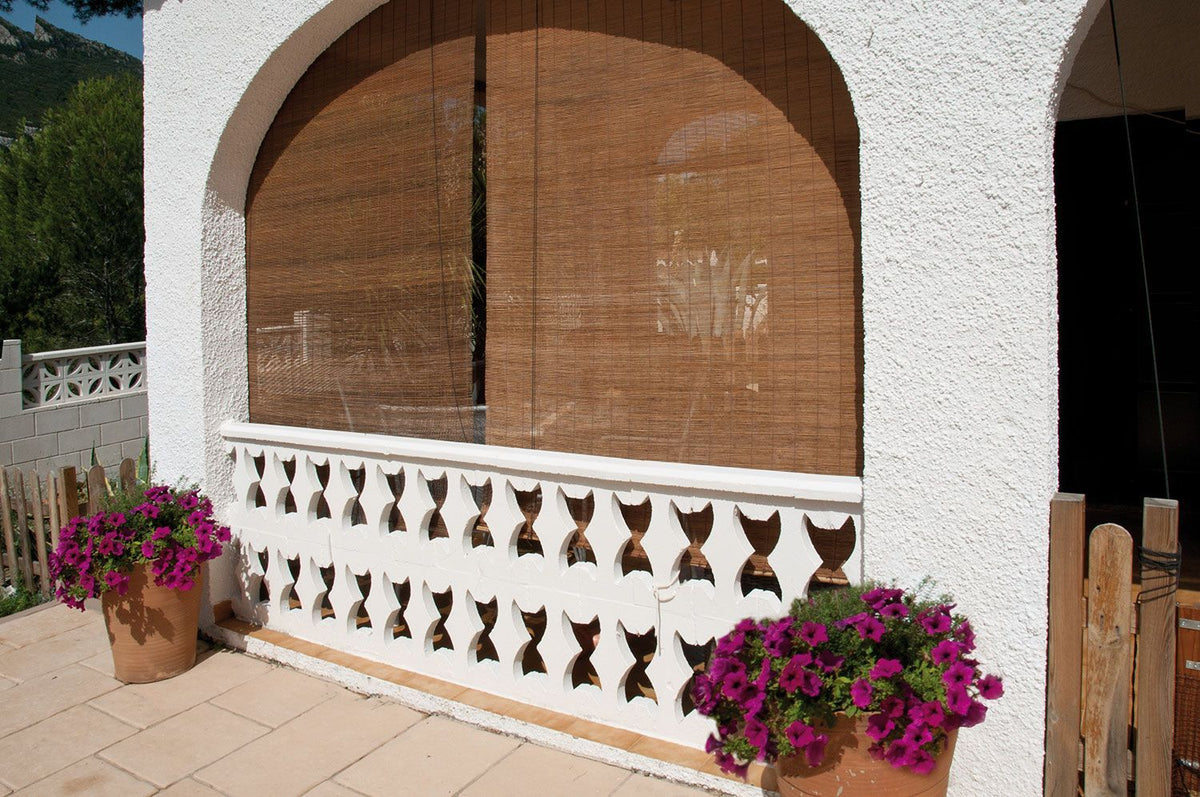 Celosía Aldeanueva de hormigón blanco con un dibujo calado decorativo - vista 3