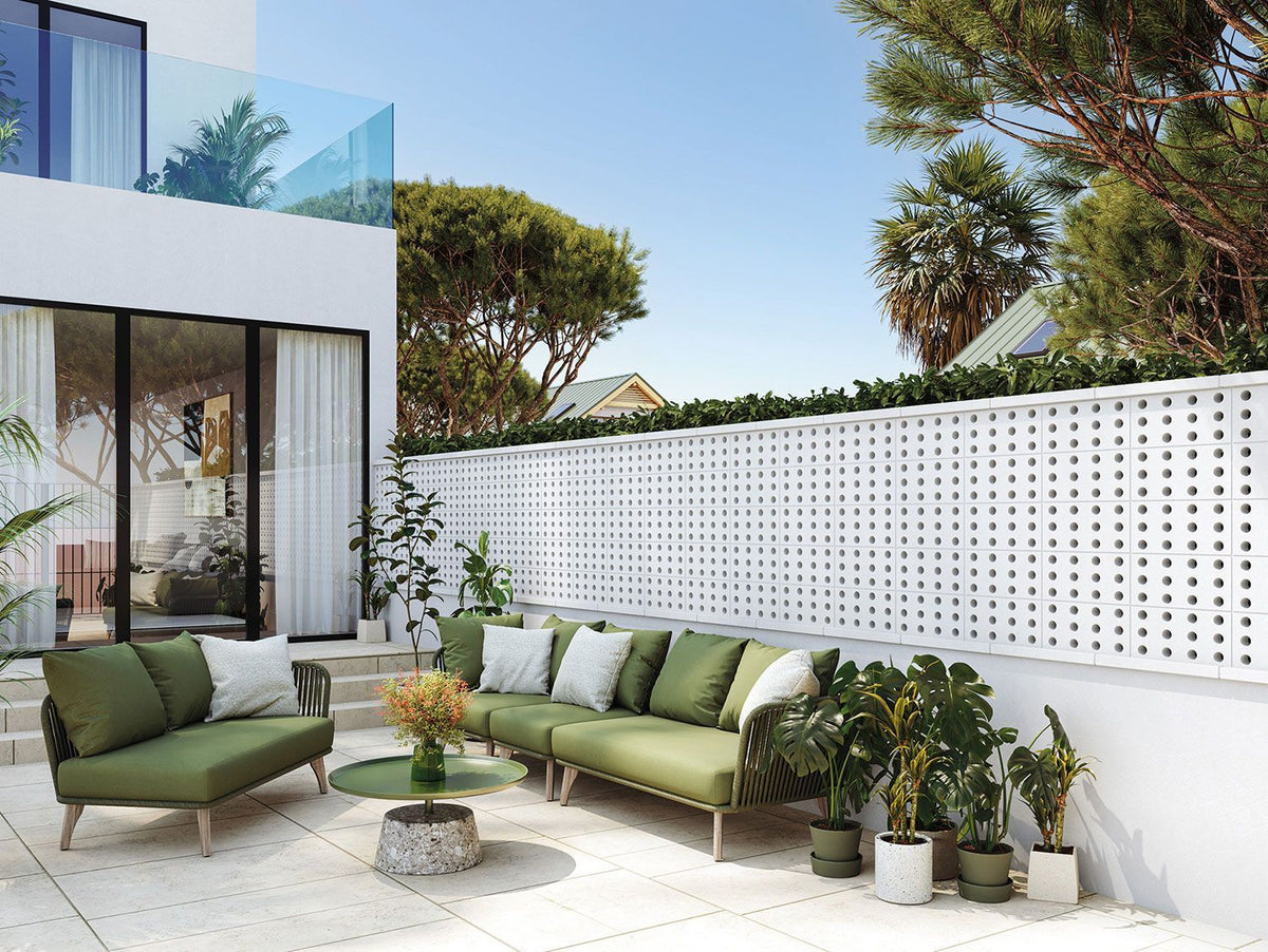 Muro calado con Celosía Santa Engracia de hormigón blanco