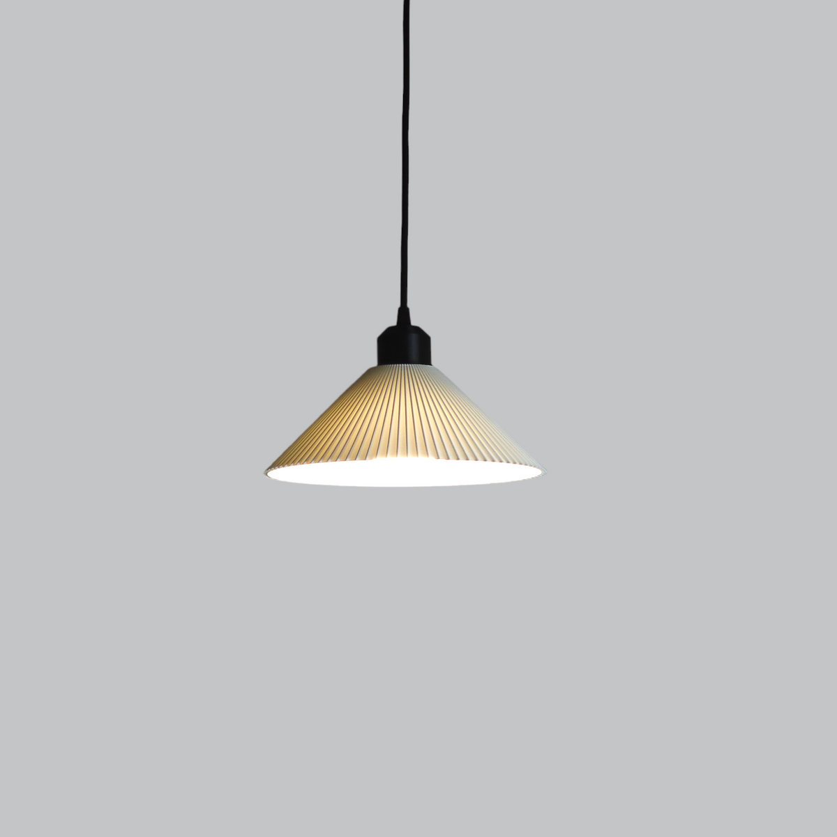 Lámpara Colgante "Colt" Color Blanco/Florón Negro/Cable Negro — Vetonek (3)