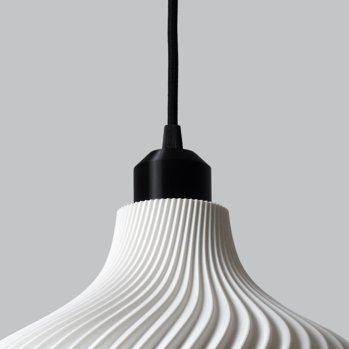 Lámpara Colgante "Daila" Color Blanco/Florón Negro/Cable Negro — Vetonek (2)