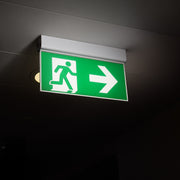 Luz de emergencia LED permanente de 3 W para montaje en superficie con señalización de doble cara y autotest — Vetonek (3)