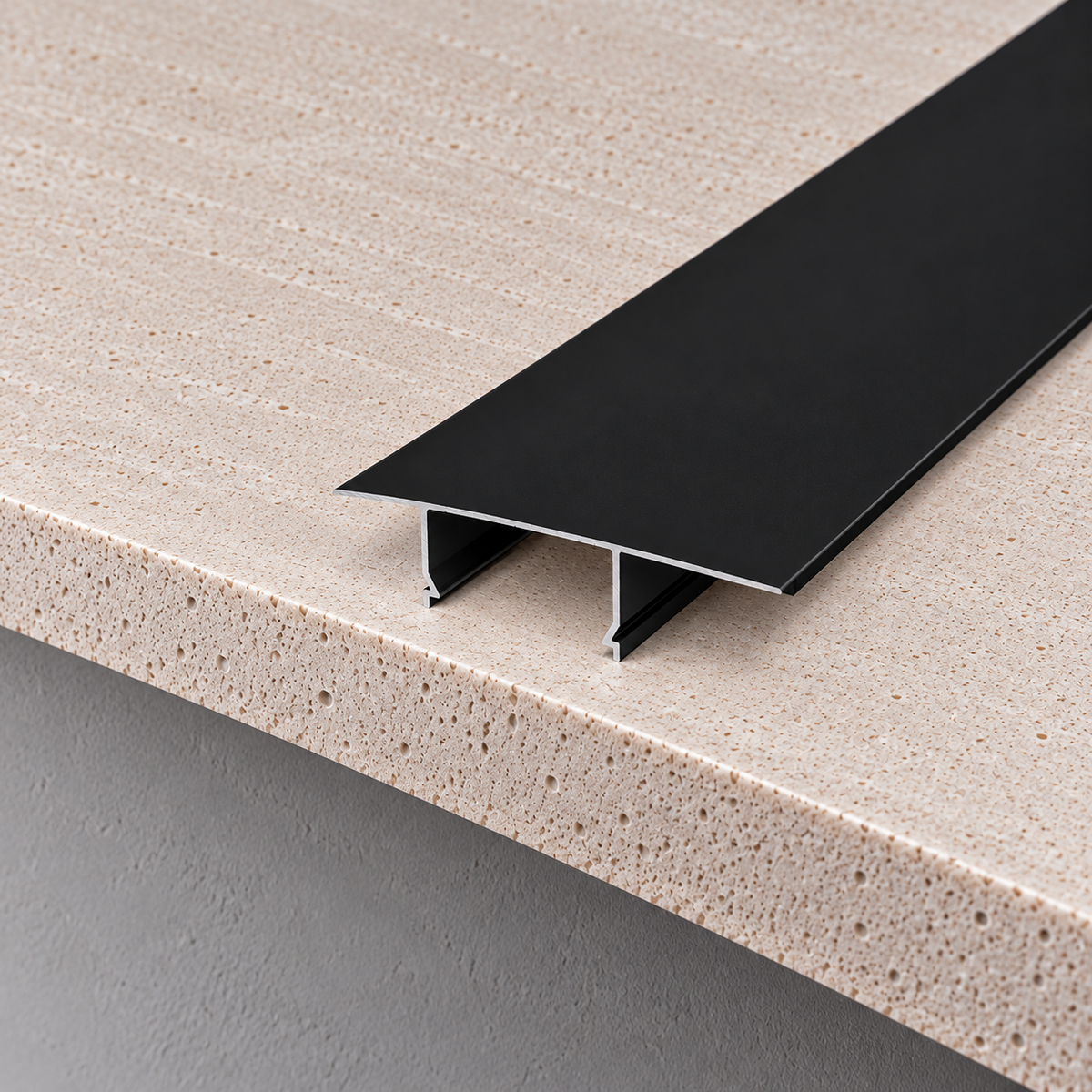 Perfíl Aluminio KIMERA-NORGE Anodizado Negro con Difusor Opal y Tapones 2,02M — Vetonek