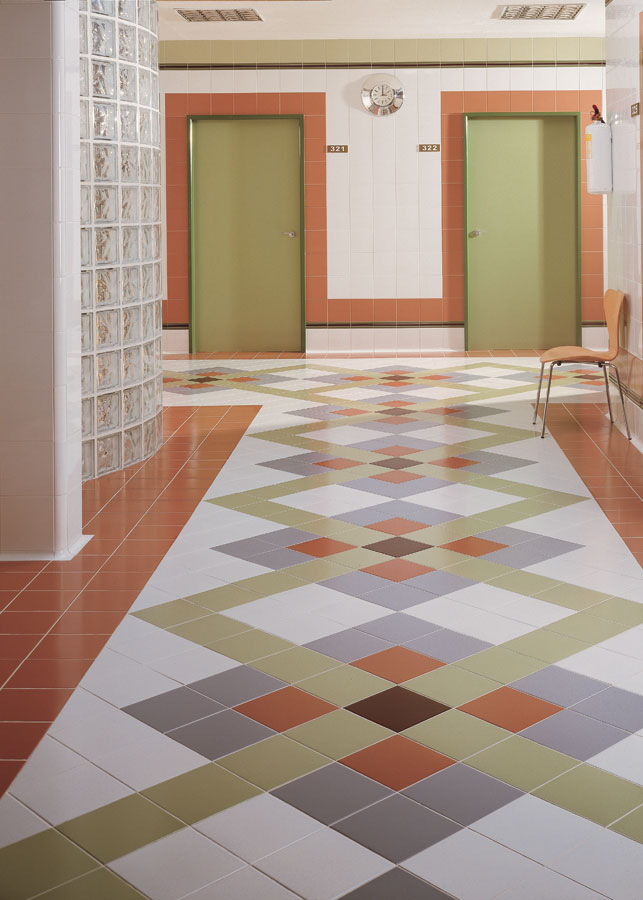 Ambiente con suelo cerámico Faenza - Vetonek