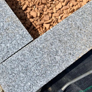 Bordillo, bordura piqueta de granito blanco gris y negro Acabado Natural, Antideslizante, Barato, Bordillos, Caminos, Colores Claros, Colores Grises, Espacio exterior, Espacio público, Exclusivo, Exteriores, Jardin, Piedra, Piedra natural, Piquetas, Rectangular, Senderos, Top Ventas, Vallas