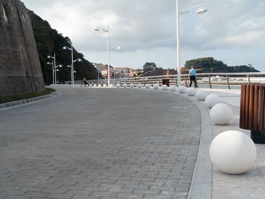 Bolardo Ajamil instalado