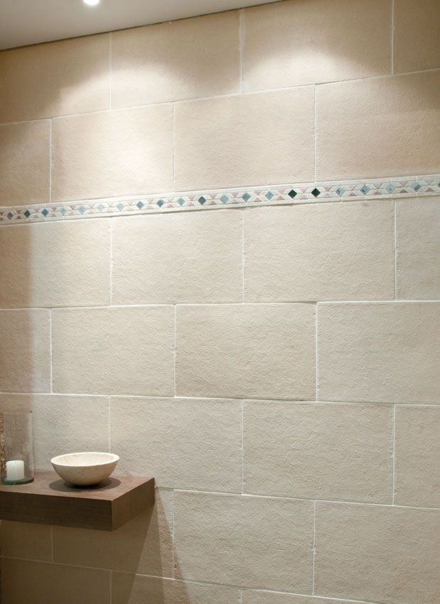 Pared con Revestimiento Ribaforada tono Crudo